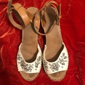 FINAL $ DROP White Mountain Jeweled White Wedges 8